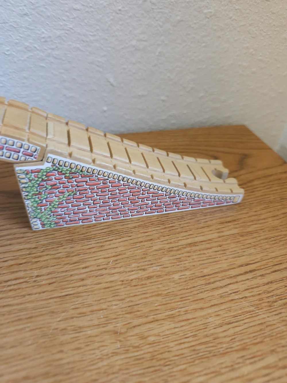 2010 Thomas & Friends Wooden Railway Train Track Curved Bridge 3 Piece